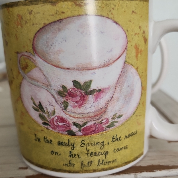 Sakura Yellow and Green Floral Mugs - Picture 2 of 8